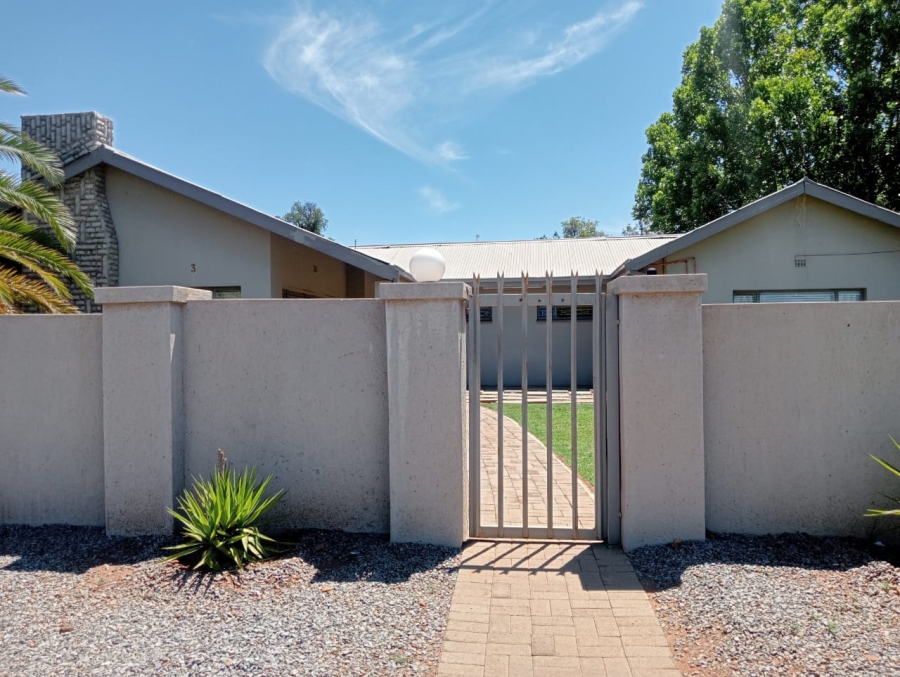 7 Bedroom Property for Sale in Kuruman Northern Cape